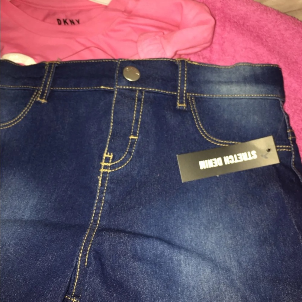 💗💗Simply Gorgeous Girl’s Short and Top New with Tags Size12 DKNY 2-pcs. - Picture 4 of 6